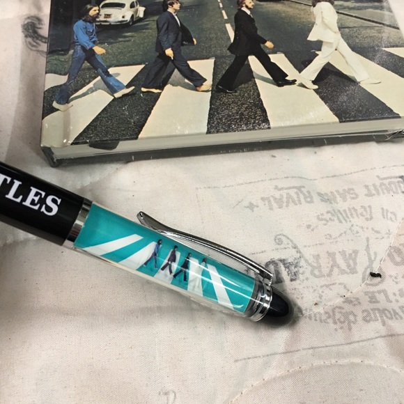 New Beatles lunch box w4 accessories - Picture 4 of 9